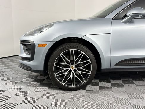 Certified 2024 Porsche Macan AWD/4WD image 7