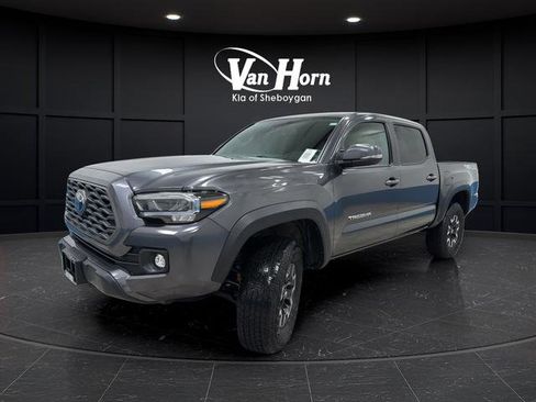 Used 2022 Toyota Tacoma TRD Off-Road AWD/4WD image 7