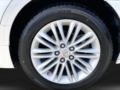 Used 2016 Lexus ES 350 w/ Premium Package w/Wood Trim FWD image 11