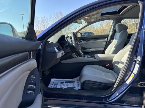 Used 2018 Honda Accord EX image 6