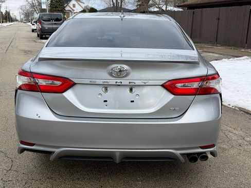 Used 2020 Toyota Camry SE image 5