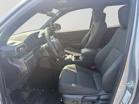 Used 2025 Toyota Tacoma SR5 AWD/4WD image 23