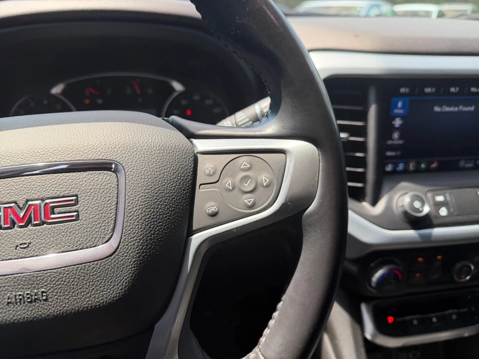 Used 2021 GMC Acadia SLT w/ LPO, Floor Liner Package FWD image 20