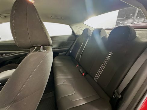 Used 2021 Hyundai Elantra SEL image 25