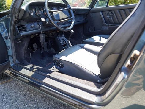 Used 1987 Porsche 911 Carrera RWD image 34