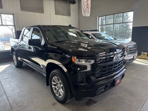 Used 2023 Chevrolet Silverado 1500 RST w/ Convenience Package II image 3