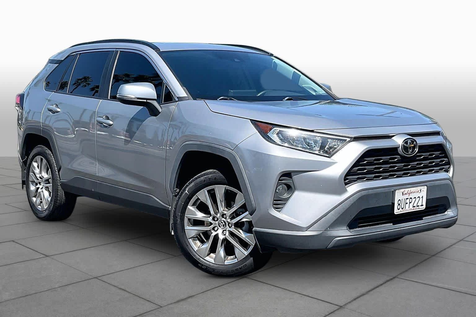 Used 2021 Toyota RAV4 XLE Premium FWD image 2