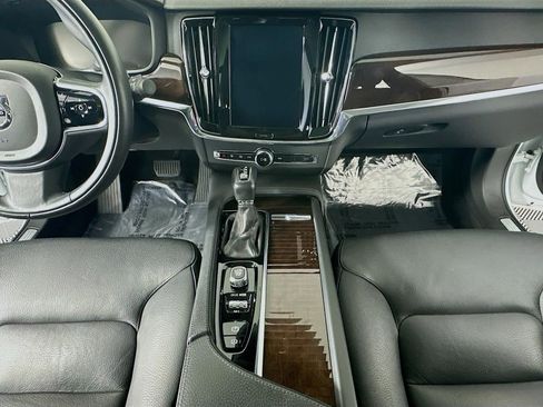 Used 2019 Volvo S90 T5 Momentum image 38