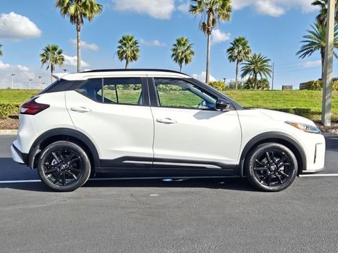 Used 2022 Nissan Kicks SR w/ Premium Package image 7