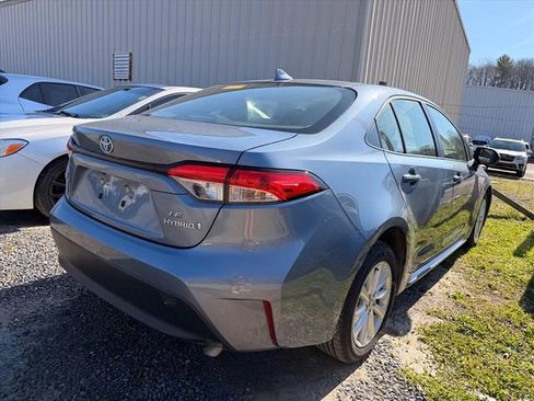 Used 2024 Toyota Corolla LE w/ LE Convenience Package image 10