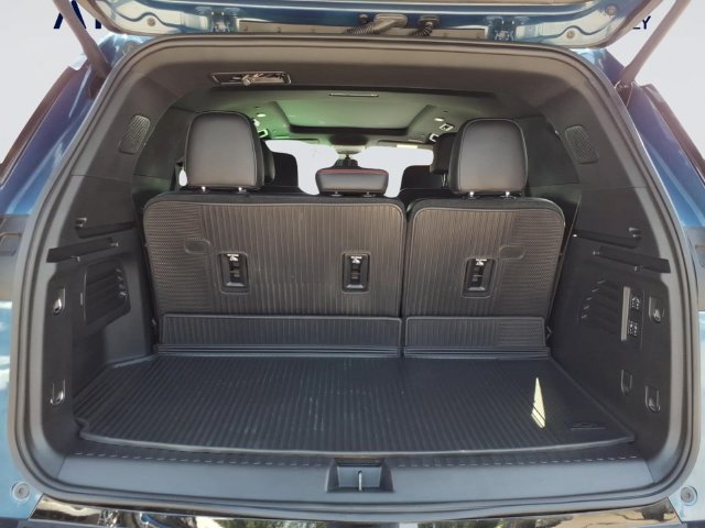 Used 2025 Chevrolet Traverse RS w/ LPO, Floor Liner Package AWD/4WD image 8