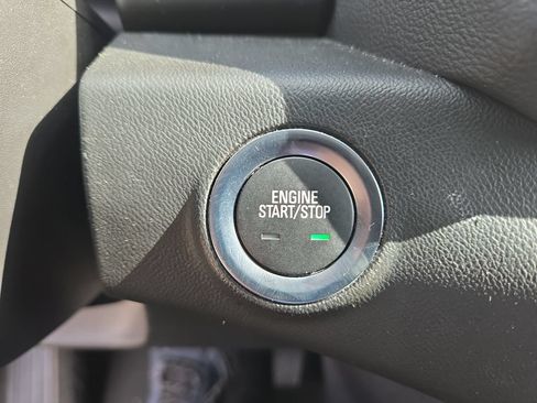 Used 2024 GMC Terrain SLE FWD image 24