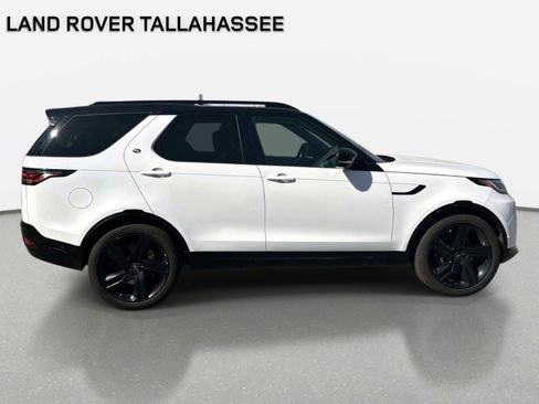 Used 2024 Land Rover Discovery Metropolitan Edition AWD/4WD image 4