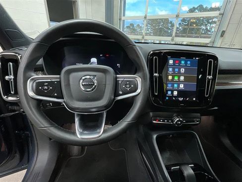 Used 2022 Volvo XC40 P8 Recharge Plus image 15