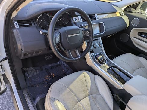 Used 2019 Land Rover Range Rover Evoque HSE image 9