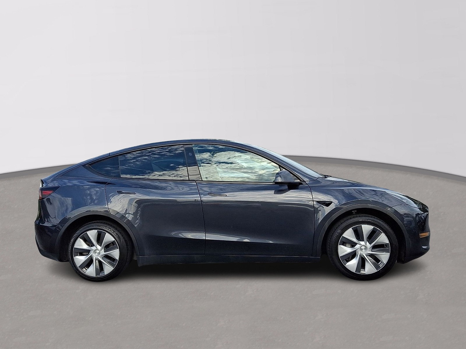 Used 2024 Tesla Model Y Long Range RWD image 7