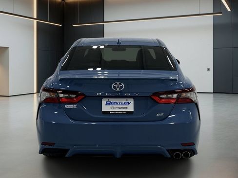 Used 2023 Toyota Camry SE FWD image 5
