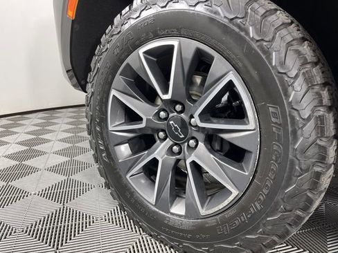 Used 2022 Chevrolet Tahoe Z71 w/ Luxury Package image 13