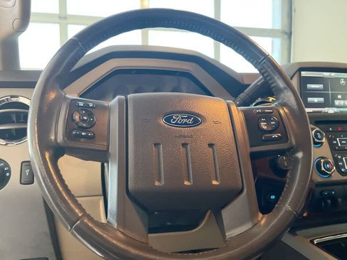 Used 2016 Ford F250 Lariat w/ Lariat Interior Package image 14