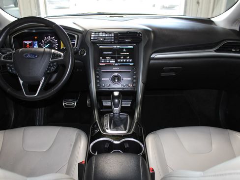 Used 2016 Ford Fusion Titanium AWD/4WD image 12