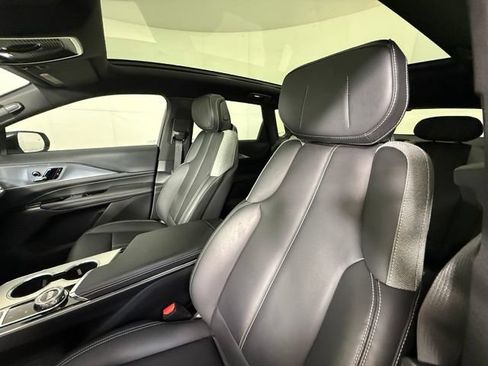 Certified 2024 Cadillac Lyriq Tech RWD image 17