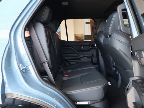 Used 2026 Toyota 4Runner Limited AWD/4WD image 9