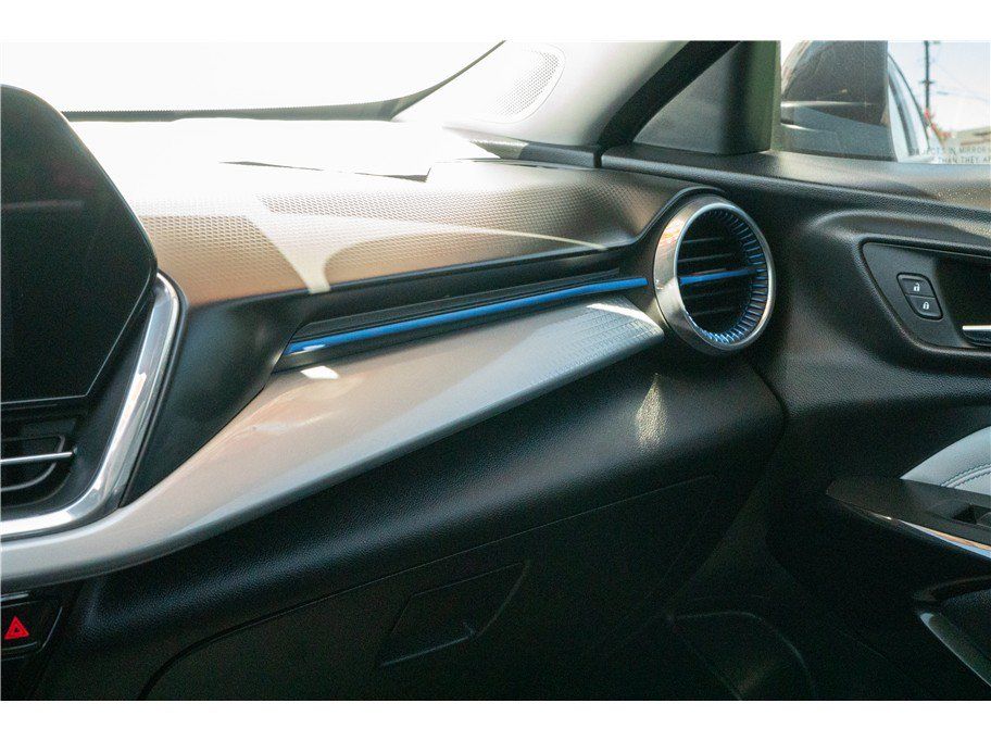Used 2024 Chevrolet Trax LT FWD image 18