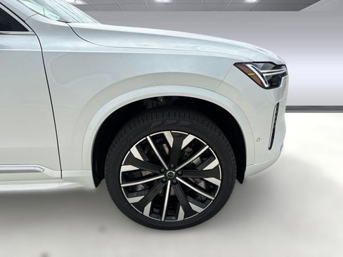 New 2026 Volvo XC90 B6 Ultra image 11