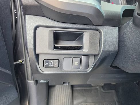 Used 2019 Toyota Tacoma SR5 AWD/4WD image 22