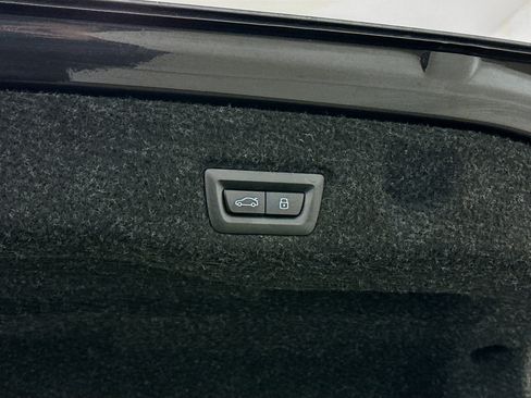 Used 2024 BMW 530i xDrive image 32