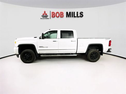 Used 2015 GMC Sierra 3500 Denali w/ Duramax Plus Package image 4