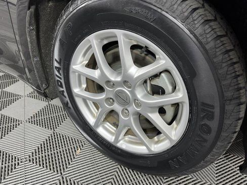 Used 2023 Chrysler Voyager LX FWD image 12