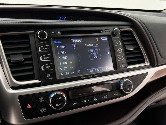 Used 2018 Toyota Highlander Limited AWD/4WD image 21
