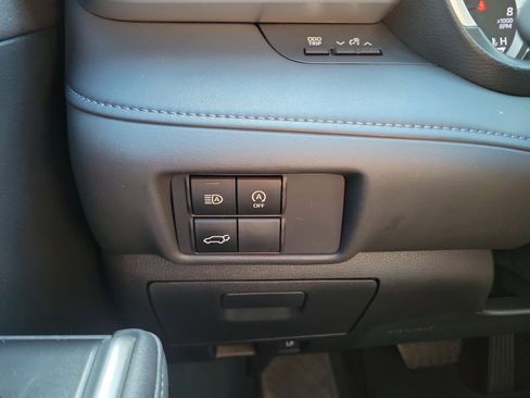 Used 2023 Toyota Highlander XSE FWD image 26