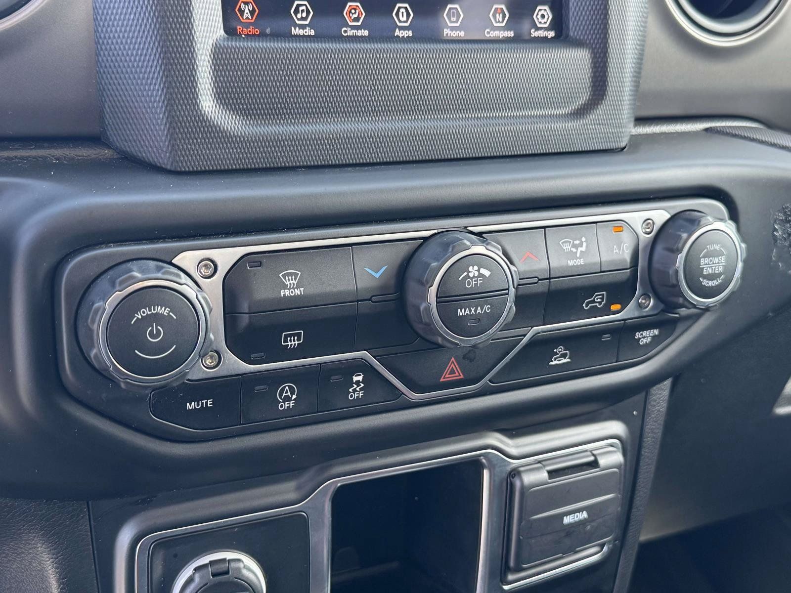 Used 2022 Jeep Gladiator Sport AWD/4WD image 5