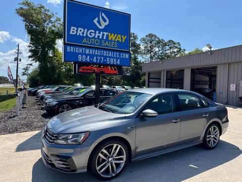 Used 2018 Volkswagen Passat 2.0T S FWD image 1