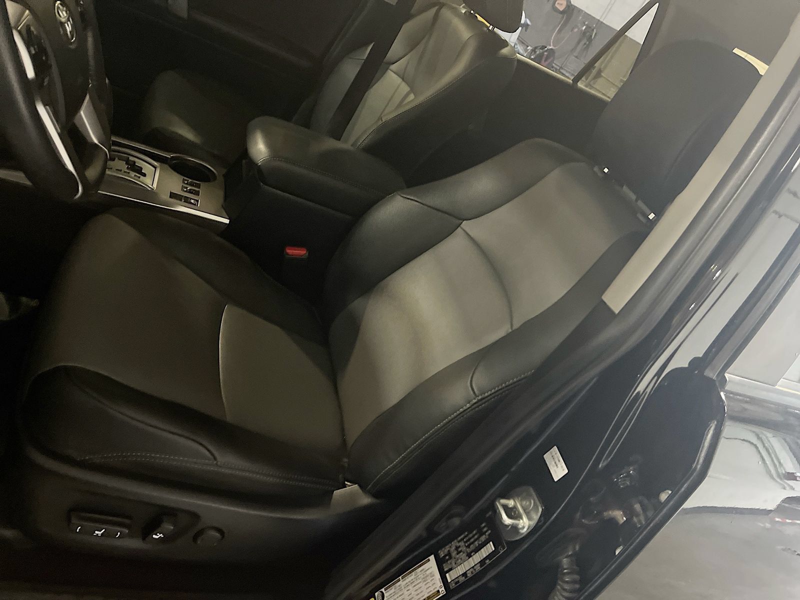 Used 2024 Toyota 4Runner SR5 Premium w/ Moonroof Package AWD/4WD image 19