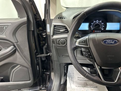 Used 2024 Ford Edge Titanium image 26