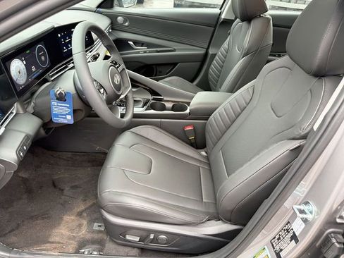 New 2026 Hyundai Elantra Limited w/ Cargo Package FWD image 15