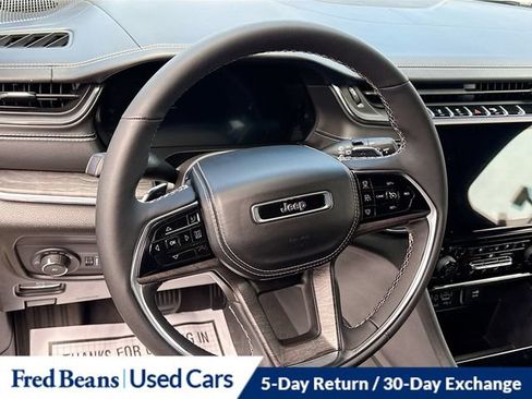 Used 2024 Jeep Grand Cherokee Overland AWD/4WD image 15