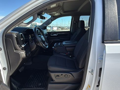 Used 2025 Chevrolet Silverado 1500 LT image 11