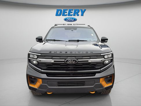 Used 2025 Ford Expedition Tremor AWD/4WD image 17