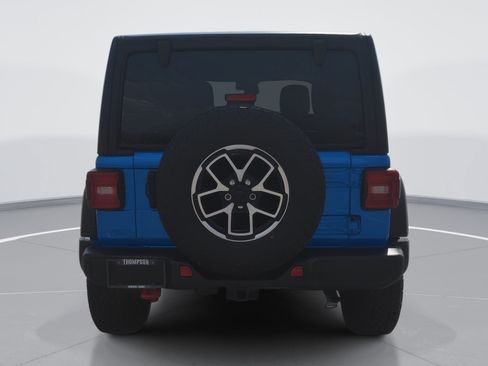 Used 2024 Jeep Wrangler Unlimited Rubicon w/ Convenience Group AWD/4WD image 4