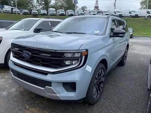 New 2025 Ford Expedition Platinum w/ Driver's Package image 9