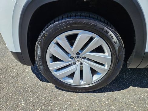 Used 2021 Volkswagen Atlas Cross Sport SE w/ Panoramic Sunroof Package FWD image 10