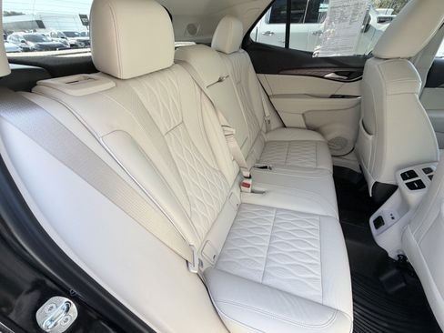 Used 2021 Buick Envision Avenir image 17