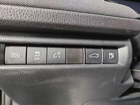 Used 2025 Toyota Camry LE FWD image 28