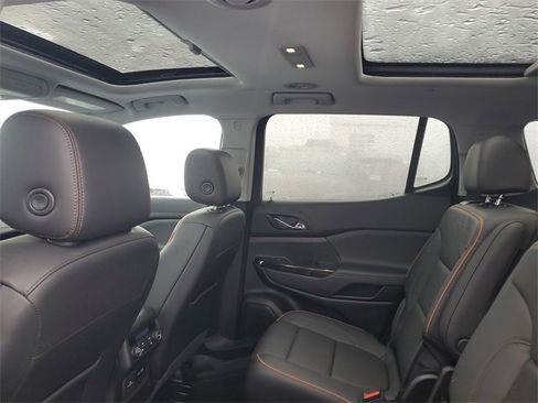Used 2023 GMC Acadia AT4 w/ Technology Package image 9