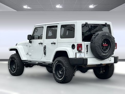 Used 2016 Jeep Wrangler Unlimited Sahara w/ Connectivity Group image 3