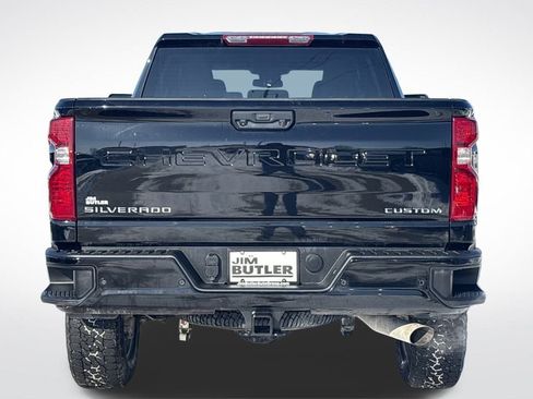 Used 2024 Chevrolet Silverado 2500 Custom w/ Custom Value Package image 6